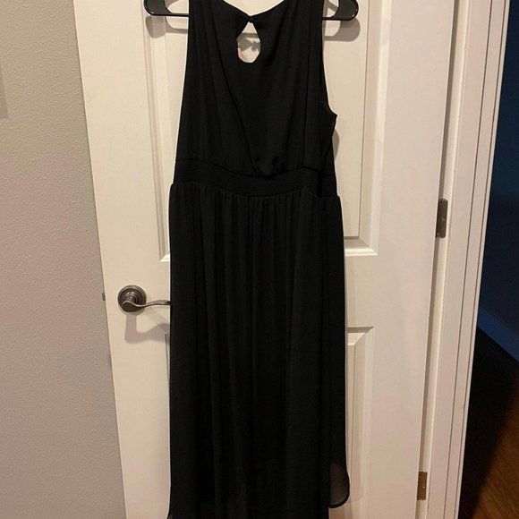 Torrid Maxi Dress‎ - Picture 2 of 3